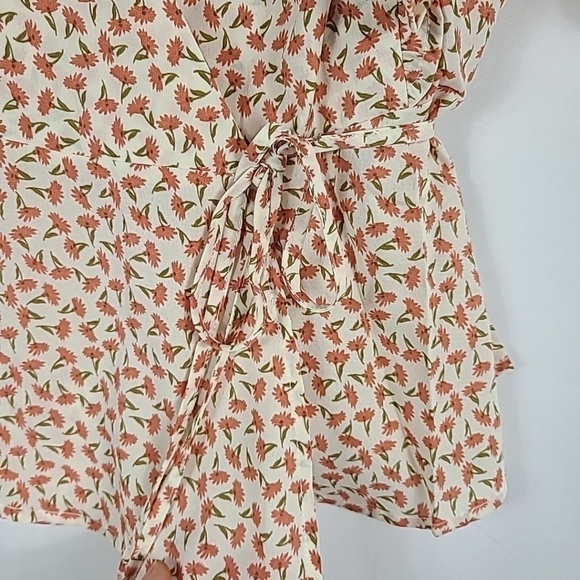 NEW Inmod Los Angeles Women's Folksong Floral Top in Coral Size Medium - Picture 4 of 11